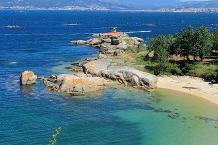 La costa de Galicia, entre rías anda el juego